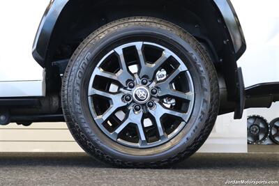 2024 Toyota Sequoia Platinum   - Photo 63 - Portland, OR 97230