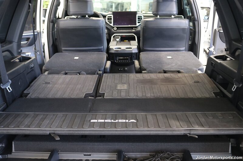 2024 Toyota Sequoia Platinum   - Photo 31 - Portland, OR 97230