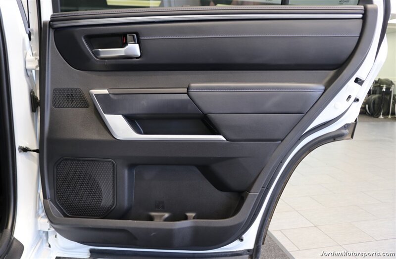 2024 Toyota Sequoia Platinum   - Photo 79 - Portland, OR 97230