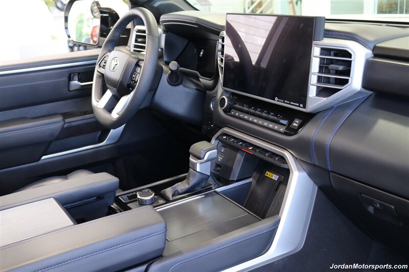 2024 Toyota Sequoia Platinum   - Photo 25 - Portland, OR 97230