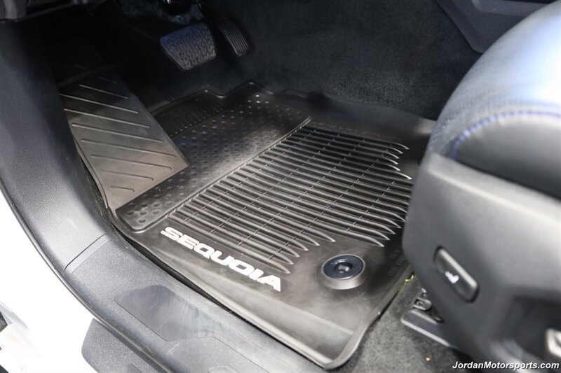 2024 Toyota Sequoia Platinum   - Photo 39 - Portland, OR 97230