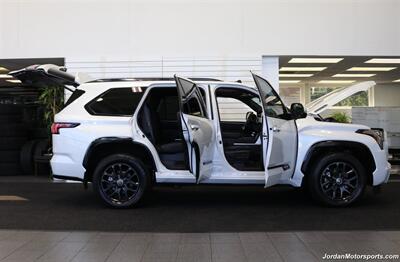 2024 Toyota Sequoia Platinum   - Photo 30 - Portland, OR 97230