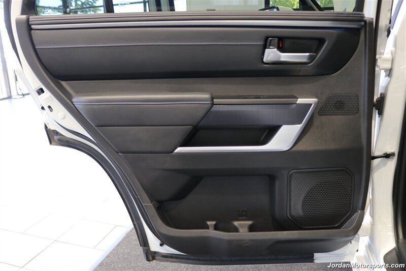 2024 Toyota Sequoia Platinum   - Photo 78 - Portland, OR 97230