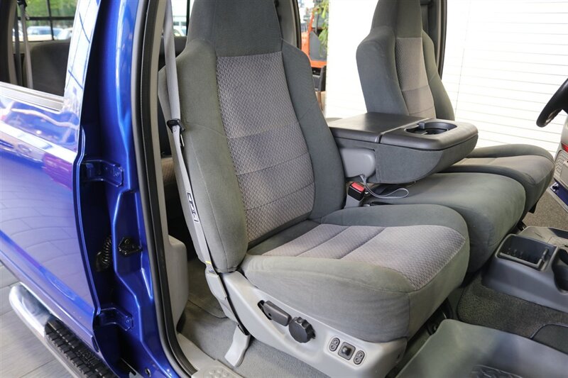 2003 Ford F-350 Super Duty XLT 4dr Crew Cab XLT   - Photo 17 - Portland, OR 97230