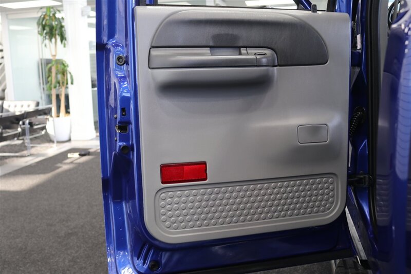 2003 Ford F-350 Super Duty XLT 4dr Crew Cab XLT   - Photo 68 - Portland, OR 97230