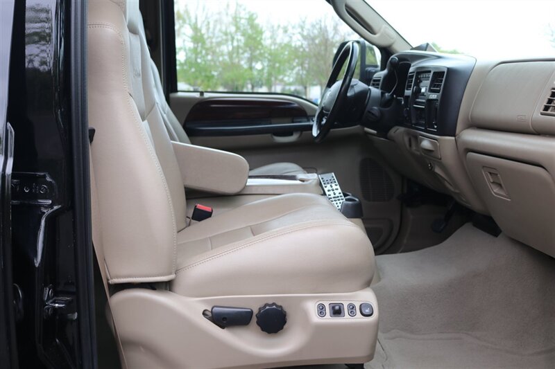 2005 Ford Excursion Limited  1-CALIFORNIA OWNER* 100% RUST FREE* NEW ENGINE BULLET PROOF SERVICE W/ ARP HEAD STUDS* BILSTEIN 4 " LIFT* BFGs* FULL SERVICE - Photo 17 - Portland, OR 97230