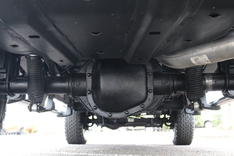 2005 Ford Excursion Limited  1-CALIFORNIA OWNER* 100% RUST FREE* NEW ENGINE BULLET PROOF SERVICE W/ ARP HEAD STUDS* BILSTEIN 4 " LIFT* BFGs* FULL SERVICE - Photo 26 - Portland, OR 97230