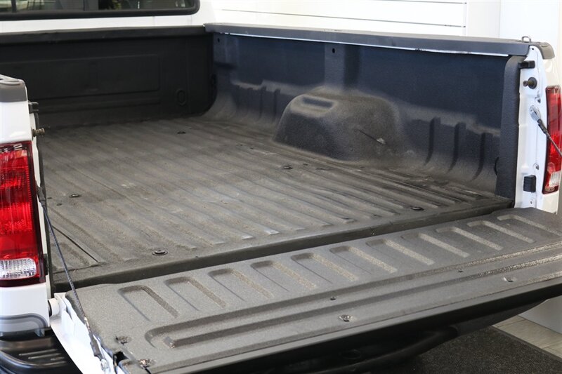 2000 Ford F-350 xlt 2-OWNER* NEW 3 "LEVEL LIFT W/BILSTEIN 5100 SHOCKS* NEW BFG KO3s* NEW WHEELS* COOLANT-BRAKE FLUID FLUSHES* NEW AC COMPRESSOR W/CHARGE* NEW BATTERIES* DEALER SERVICED SINCE NEW* NO RUST* ALL BOOKS & KEYS - Photo 40 - Portland, OR 97230