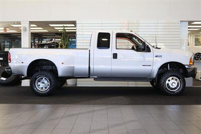 2000 Ford F-350 xlt 2-OWNER* NEW 3 "LEVEL LIFT W/BILSTEIN 5100 SHOCKS* NEW BFG KO3s* NEW WHEELS* COOLANT-BRAKE FLUID FLUSHES* NEW AC COMPRESSOR W/CHARGE* NEW BATTERIES* DEALER SERVICED SINCE NEW* NO RUST* ALL BOOKS & KEYS - Photo 5 - Portland, OR 97230