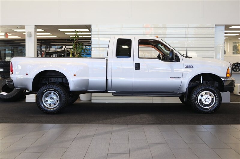 2000 Ford F-350 xlt 2-OWNER* NEW 3 "LEVEL LIFT W/BILSTEIN 5100 SHOCKS* NEW BFG KO3s* NEW WHEELS* COOLANT-BRAKE FLUID FLUSHES* NEW AC COMPRESSOR W/CHARGE* NEW BATTERIES* DEALER SERVICED SINCE NEW* NO RUST* ALL BOOKS & KEYS - Photo 5 - Portland, OR 97230