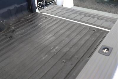 2000 Ford F-350 xlt 2-OWNER* NEW 3 "LEVEL LIFT W/BILSTEIN 5100 SHOCKS* NEW BFG KO3s* NEW WHEELS* COOLANT-BRAKE FLUID FLUSHES* NEW AC COMPRESSOR W/CHARGE* NEW BATTERIES* DEALER SERVICED SINCE NEW* NO RUST* ALL BOOKS & KEYS - Photo 43 - Portland, OR 97230