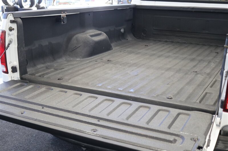 2000 Ford F-350 xlt 2-OWNER* NEW 3 "LEVEL LIFT W/BILSTEIN 5100 SHOCKS* NEW BFG KO3s* NEW WHEELS* COOLANT-BRAKE FLUID FLUSHES* NEW AC COMPRESSOR W/CHARGE* NEW BATTERIES* DEALER SERVICED SINCE NEW* NO RUST* ALL BOOKS & KEYS - Photo 41 - Portland, OR 97230