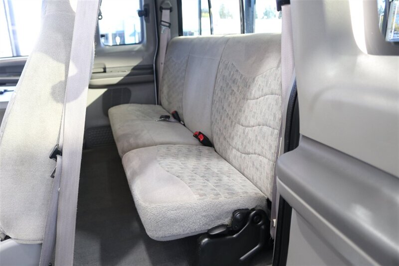 2000 Ford F-350 xlt 2-OWNER* NEW 3 "LEVEL LIFT W/BILSTEIN 5100 SHOCKS* NEW BFG KO3s* NEW WHEELS* COOLANT-BRAKE FLUID FLUSHES* NEW AC COMPRESSOR W/CHARGE* NEW BATTERIES* DEALER SERVICED SINCE NEW* NO RUST* ALL BOOKS & KEYS - Photo 18 - Portland, OR 97230