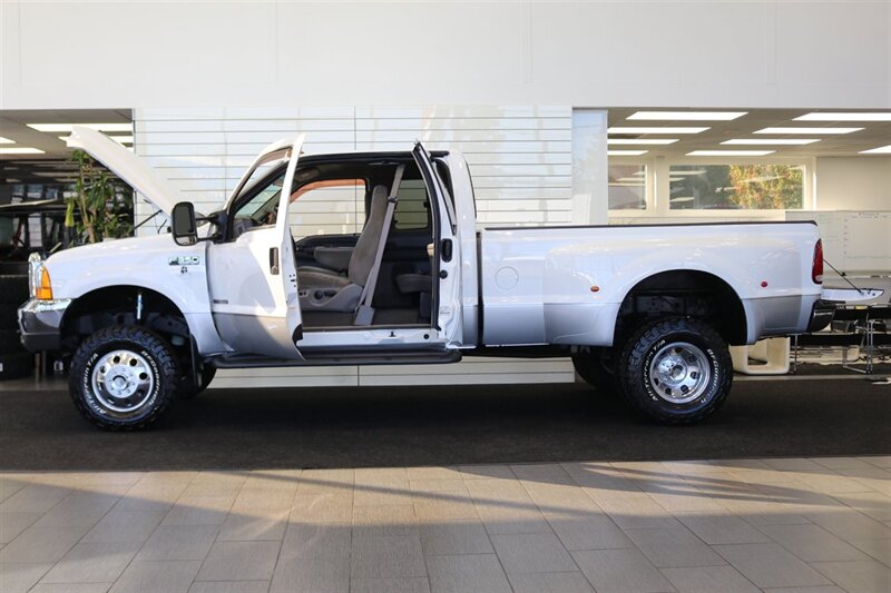 2000 Ford F-350 xlt 2-OWNER* NEW 3 "LEVEL LIFT W/BILSTEIN 5100 SHOCKS* NEW BFG KO3s* NEW WHEELS* COOLANT-BRAKE FLUID FLUSHES* NEW AC COMPRESSOR W/CHARGE* NEW BATTERIES* DEALER SERVICED SINCE NEW* NO RUST* ALL BOOKS & KEYS - Photo 10 - Portland, OR 97230