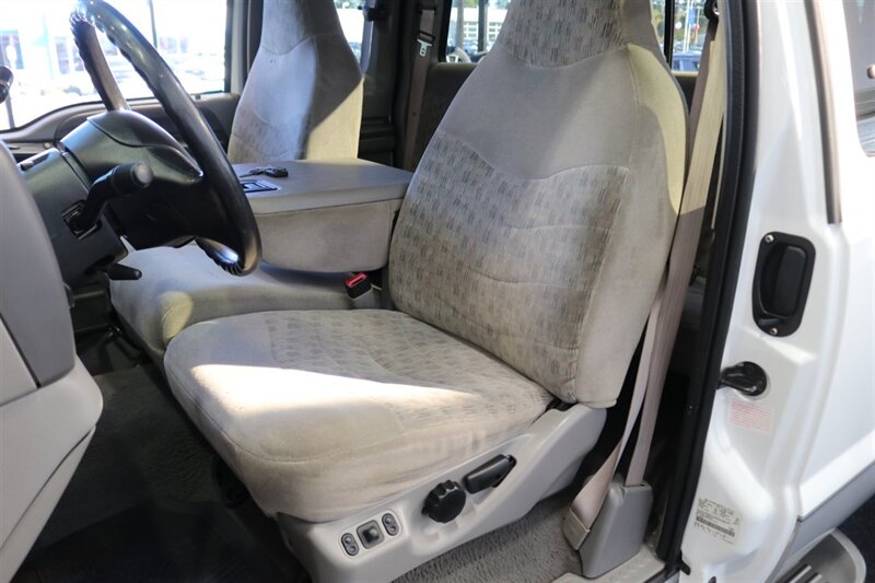 2000 Ford F-350 xlt 2-OWNER* NEW 3 "LEVEL LIFT W/BILSTEIN 5100 SHOCKS* NEW BFG KO3s* NEW WHEELS* COOLANT-BRAKE FLUID FLUSHES* NEW AC COMPRESSOR W/CHARGE* NEW BATTERIES* DEALER SERVICED SINCE NEW* NO RUST* ALL BOOKS & KEYS - Photo 16 - Portland, OR 97230