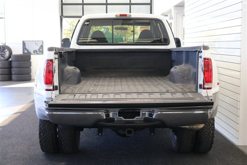 2000 Ford F-350 xlt 2-OWNER* NEW 3 "LEVEL LIFT W/BILSTEIN 5100 SHOCKS* NEW BFG KO3s* NEW WHEELS* COOLANT-BRAKE FLUID FLUSHES* NEW AC COMPRESSOR W/CHARGE* NEW BATTERIES* DEALER SERVICED SINCE NEW* NO RUST* ALL BOOKS & KEYS - Photo 15 - Portland, OR 97230