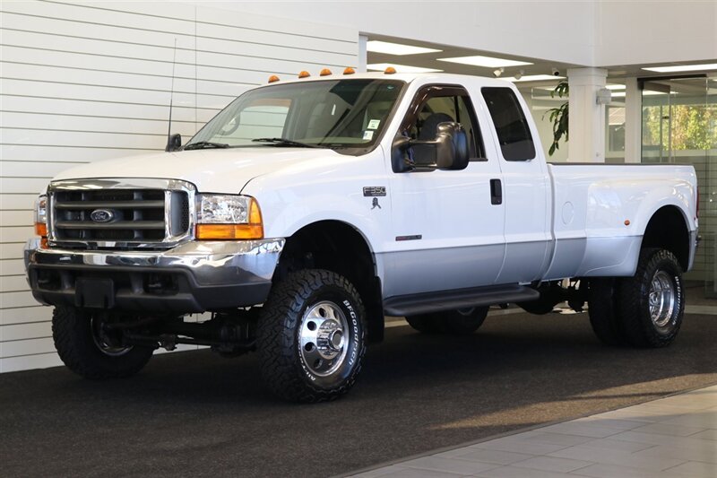 2000 Ford F-350 xlt 2-OWNER* NEW 3 "LEVEL LIFT W/BILSTEIN 5100 SHOCKS* NEW BFG KO3s* NEW WHEELS* COOLANT-BRAKE FLUID FLUSHES* NEW AC COMPRESSOR W/CHARGE* NEW BATTERIES* DEALER SERVICED SINCE NEW* NO RUST* ALL BOOKS & KEYS - Photo 3 - Portland, OR 97230