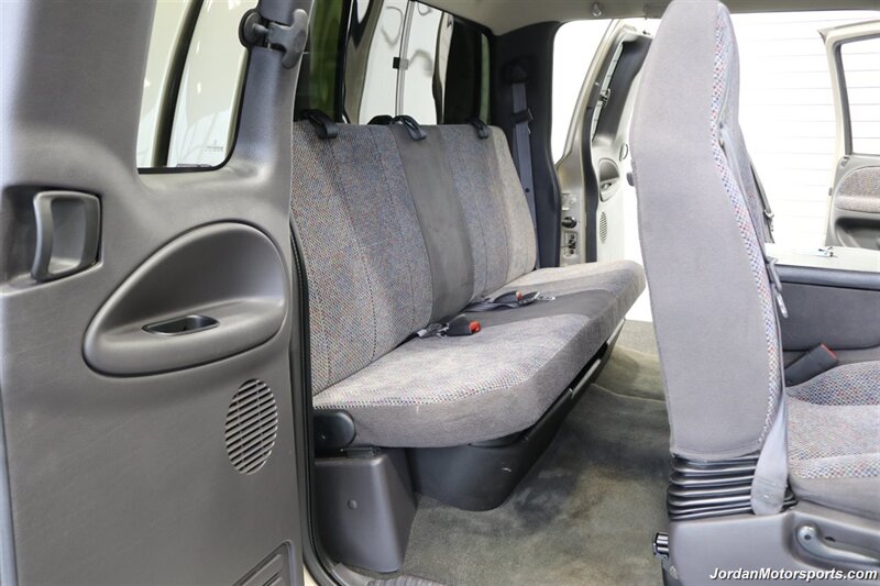 2002 Dodge Ram 2500 SLT  100% RUST FREE* NEW BRAKES-ROTORS-CALIPERS-AC COMPRESSOR-AC CHARGE-OIL CHANGE-AIR FILTER-BRAKE FLUID & COOLANT FLUSH-NEW WIPERS-NEW SERPENTINE BELT & TENSIONER* ALL KEYS* SPRAY IN BED LINER - Photo 20 - Portland, OR 97230