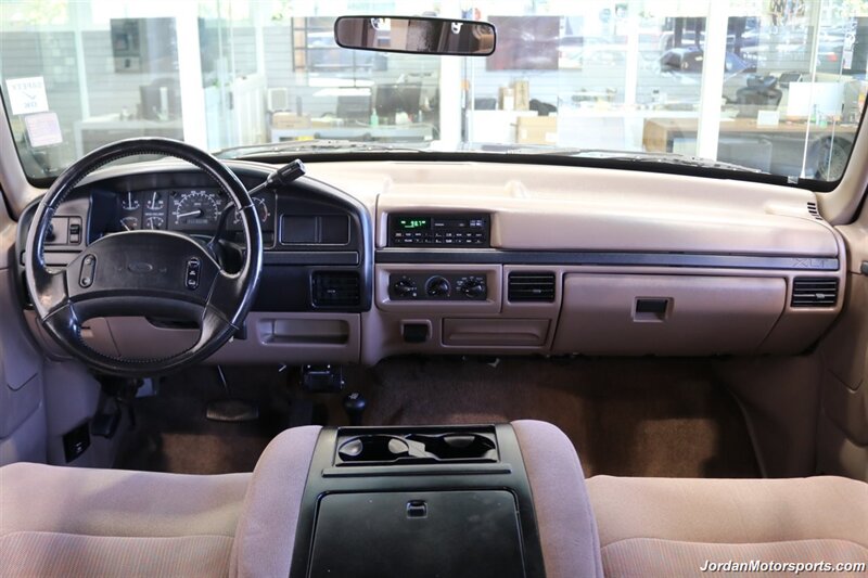 1996 Ford F-250 XLT  1-OWNER* 100% RUST & CORROSION FREE* NEW 4 " BDS LIFT W/ FOX SHOCKS* NEW 33 " BFG KO3 10-PLY TIRES* ALCOAS* FACTORY 2-TONE* NEW BRAKES - FLUIDS - FILTERS* LINEX BED LINER & BED IN NEW CONDITION - Photo 18 - Portland, OR 97230