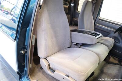 1996 Ford F-250 XLT  1-OWNER* 100% RUST & CORROSION FREE* NEW 4 " BDS LIFT W/ FOX SHOCKS* NEW 33 " BFG KO3 10-PLY TIRES* ALCOAS* FACTORY 2-TONE* NEW BRAKES - FLUIDS - FILTERS* LINEX BED LINER & BED IN NEW CONDITION - Photo 15 - Portland, OR 97230