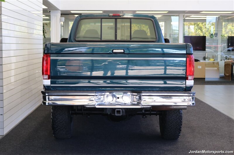 1996 Ford F-250 XLT  1-OWNER* 100% RUST & CORROSION FREE* NEW 4 " BDS LIFT W/ FOX SHOCKS* NEW 33 " BFG KO3 10-PLY TIRES* ALCOAS* FACTORY 2-TONE* NEW BRAKES - FLUIDS - FILTERS* LINEX BED LINER & BED IN NEW CONDITION - Photo 9 - Portland, OR 97230