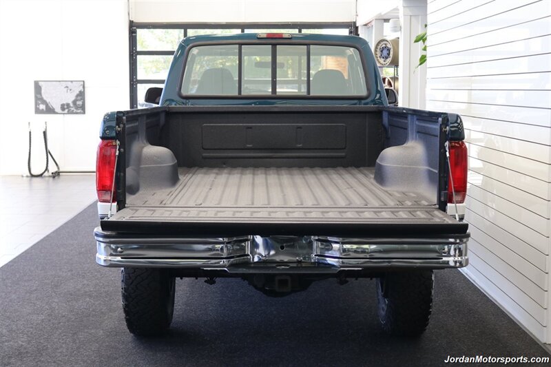 1996 Ford F-250 XLT  1-OWNER* 100% RUST & CORROSION FREE* NEW 4 " BDS LIFT W/ FOX SHOCKS* NEW 33 " BFG KO3 10-PLY TIRES* ALCOAS* FACTORY 2-TONE* NEW BRAKES - FLUIDS - FILTERS* LINEX BED LINER & BED IN NEW CONDITION - Photo 13 - Portland, OR 97230