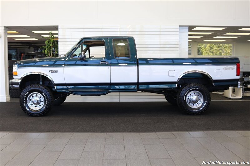 1996 Ford F-250 XLT  1-OWNER* 100% RUST & CORROSION FREE* NEW 4 " BDS LIFT W/ FOX SHOCKS* NEW 33 " BFG KO3 10-PLY TIRES* ALCOAS* FACTORY 2-TONE* NEW BRAKES - FLUIDS - FILTERS* LINEX BED LINER & BED IN NEW CONDITION - Photo 4 - Portland, OR 97230