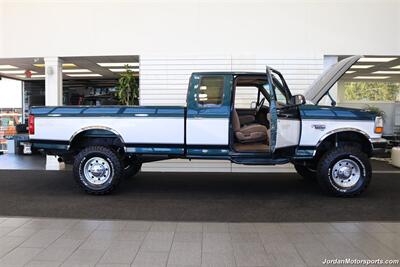 1996 Ford F-250 XLT  1-OWNER* 100% RUST & CORROSION FREE* NEW 4 " BDS LIFT W/ FOX SHOCKS* NEW 33 " BFG KO3 10-PLY TIRES* ALCOAS* FACTORY 2-TONE* NEW BRAKES - FLUIDS - FILTERS* LINEX BED LINER & BED IN NEW CONDITION - Photo 11 - Portland, OR 97230