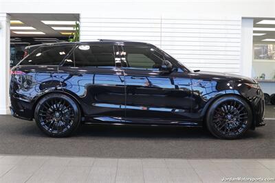 2025 Land Rover Range Rover Sport P635 SV Edition Two  1-OWNER* CERAMIC TINT* LIKE NEW WITH ALL GOODIES* COLD CLIMATE PKG* CONV PKG* EXPOSED HOOD CARBON* 4-ZONE CLIMATE - Photo 4 - Portland, OR 97230