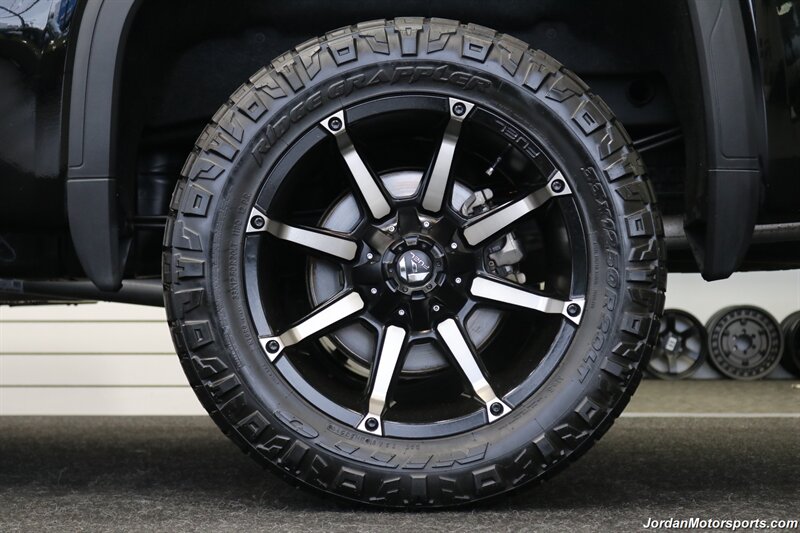 2019 GMC Sierra 1500 AT4  LEATHER HEAT/AC FRONT HEATED REAR* MOON ROOF* NAVI* CONTRACTORS TAILGATE WITH STEP* LOW MILES* AT4 OFF ROAD 44K 1 OWNER MILES - Photo 24 - Portland, OR 97230