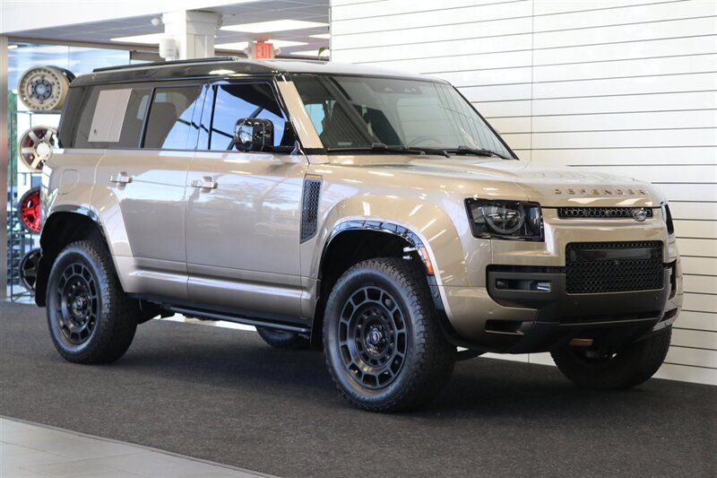 2025 Land Rover Defender 110 P635 OCTA  1-CALIFORNIA OWNER* FRIDGE* POWER FOLD RUNNING BOARDS* EXTERIOR PROTECTION PKG* 20 "DIAMOND TURNED SATIN DARK WHEEL PKG* BURN SIENNA INTERIOR* ALL BOOKS-2 KEYS-WINDOW STICKER* CERAMIC TINT* - Photo 2 - Portland, OR 97230