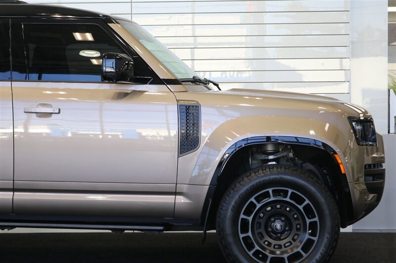 2025 Land Rover Defender 110 P635 OCTA  1-CALIFORNIA OWNER* FRIDGE* POWER FOLD RUNNING BOARDS* EXTERIOR PROTECTION PKG* 20 "DIAMOND TURNED SATIN DARK WHEEL PKG* BURN SIENNA INTERIOR* ALL BOOKS-2 KEYS-WINDOW STICKER* CERAMIC TINT* - Photo 45 - Portland, OR 97230