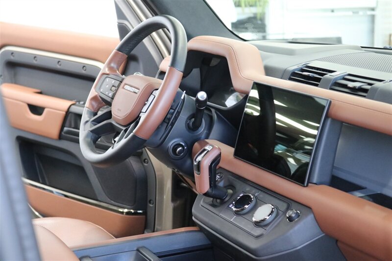 2025 Land Rover Defender 110 P635 OCTA  1-CALIFORNIA OWNER* FRIDGE* POWER FOLD RUNNING BOARDS* EXTERIOR PROTECTION PKG* 20 "DIAMOND TURNED SATIN DARK WHEEL PKG* BURN SIENNA INTERIOR* ALL BOOKS-2 KEYS-WINDOW STICKER* CERAMIC TINT* - Photo 25 - Portland, OR 97230