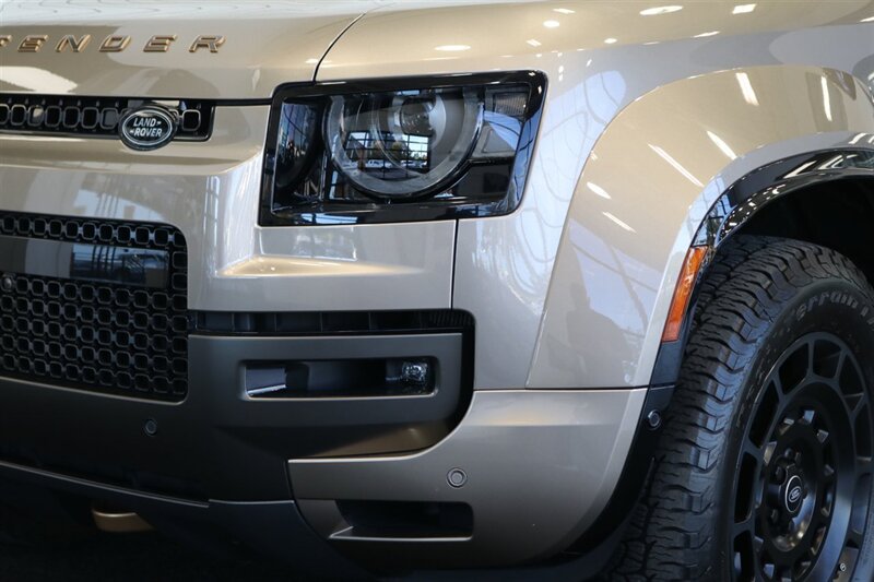 2025 Land Rover Defender 110 P635 OCTA  1-CALIFORNIA OWNER* FRIDGE* POWER FOLD RUNNING BOARDS* EXTERIOR PROTECTION PKG* 20 "DIAMOND TURNED SATIN DARK WHEEL PKG* BURN SIENNA INTERIOR* ALL BOOKS-2 KEYS-WINDOW STICKER* CERAMIC TINT* - Photo 12 - Portland, OR 97230