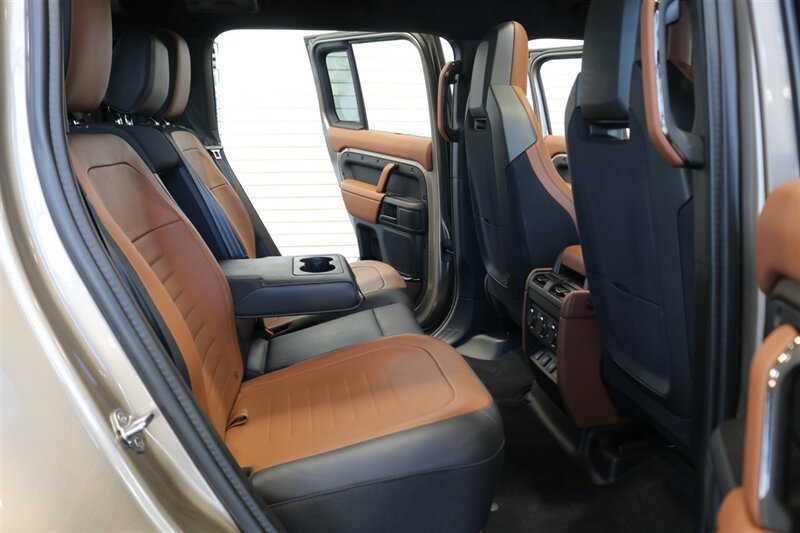 2025 Land Rover Defender 110 P635 OCTA  1-CALIFORNIA OWNER* FRIDGE* POWER FOLD RUNNING BOARDS* EXTERIOR PROTECTION PKG* 20 "DIAMOND TURNED SATIN DARK WHEEL PKG* BURN SIENNA INTERIOR* ALL BOOKS-2 KEYS-WINDOW STICKER* CERAMIC TINT* - Photo 37 - Portland, OR 97230