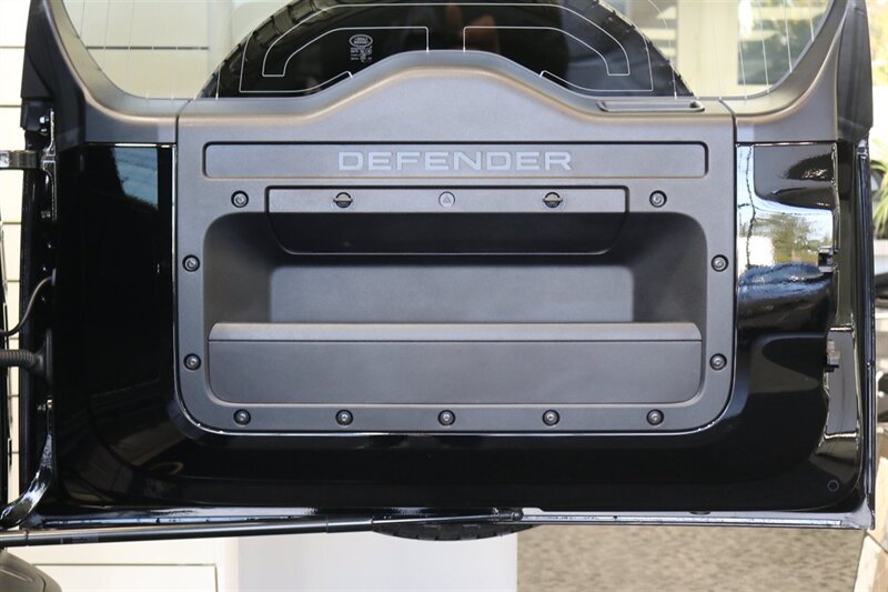 2025 Land Rover Defender 110 P635 OCTA  1-CALIFORNIA OWNER* FRIDGE* POWER FOLD RUNNING BOARDS* EXTERIOR PROTECTION PKG* 20 "DIAMOND TURNED SATIN DARK WHEEL PKG* BURN SIENNA INTERIOR* ALL BOOKS-2 KEYS-WINDOW STICKER* CERAMIC TINT* - Photo 59 - Portland, OR 97230