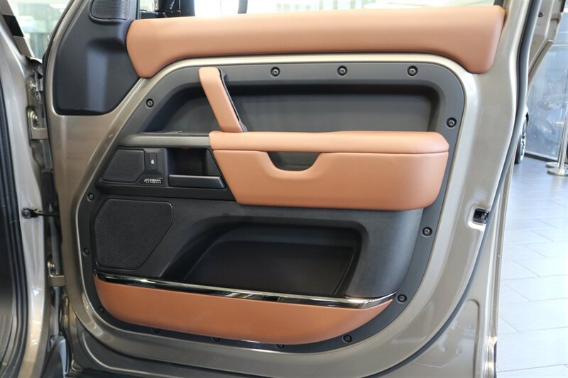 2025 Land Rover Defender 110 P635 OCTA  1-CALIFORNIA OWNER* FRIDGE* POWER FOLD RUNNING BOARDS* EXTERIOR PROTECTION PKG* 20 "DIAMOND TURNED SATIN DARK WHEEL PKG* BURN SIENNA INTERIOR* ALL BOOKS-2 KEYS-WINDOW STICKER* CERAMIC TINT* - Photo 29 - Portland, OR 97230