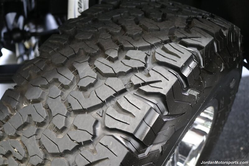 1999 Ford F-350 XLT  1-OWNER* 100% RUST FREE* TRITON V-10* 4 "PRO COMP LIFT W/DUAL STEERING STABILIZERS* 35 "BFG KO2s* CANOPY* PAINT MATCHED FLARES* FULL FRESH SERVICE - Photo 63 - Portland, OR 97230