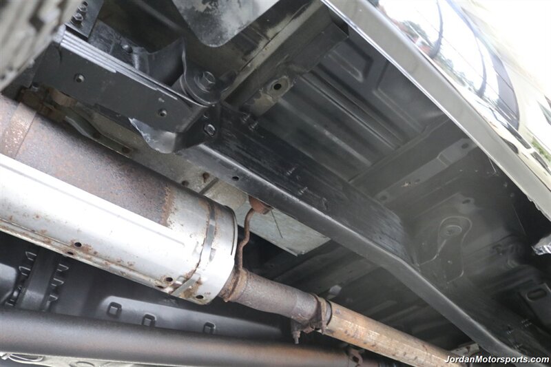 1999 Ford F-350 XLT  1-OWNER* 100% RUST FREE* TRITON V-10* 4 "PRO COMP LIFT W/DUAL STEERING STABILIZERS* 35 "BFG KO2s* CANOPY* PAINT MATCHED FLARES* FULL FRESH SERVICE - Photo 30 - Portland, OR 97230