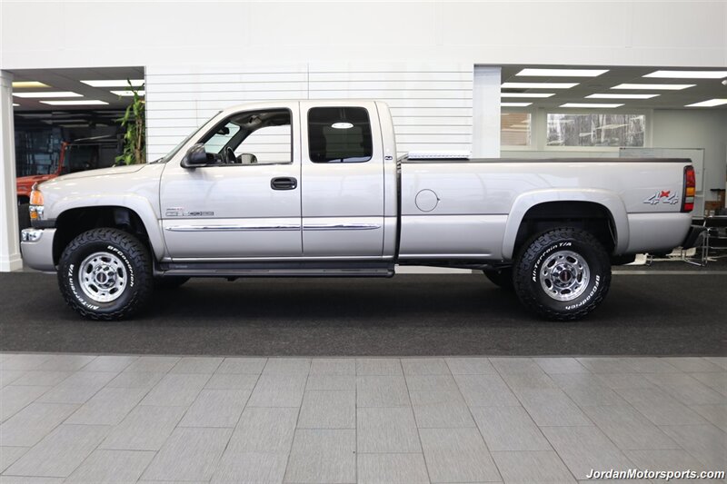 2005 GMC Sierra 2500 SLE  1-OWNER* 0-RUST* ONLY 93K MLS* EDGE TUNER* AFE INTAKE* LEVELED ON NEW 33 " BFG KO3s* 1 "FILE OF ALL SERVICE RECORDS SINCE NEW* ALL BOOKS & WINDOW STICKER - Photo 2 - Portland, OR 97230