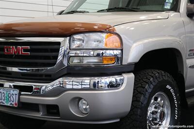 2005 GMC Sierra 2500 SLE  1-OWNER* 0-RUST* ONLY 93K MLS* EDGE TUNER* AFE INTAKE* LEVELED ON NEW 33 " BFG KO3s* 1 "FILE OF ALL SERVICE RECORDS SINCE NEW* ALL BOOKS & WINDOW STICKER - Photo 10 - Portland, OR 97230