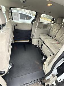 2017 Dodge Grand Caravan SE   - Photo 12 - Wintersville, OH 43953