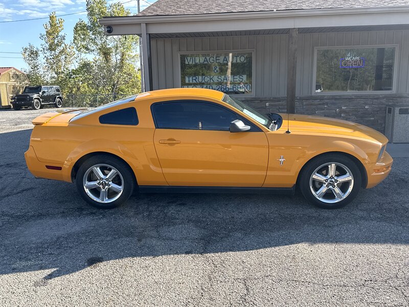 2008 Ford Mustang V6 Deluxe  