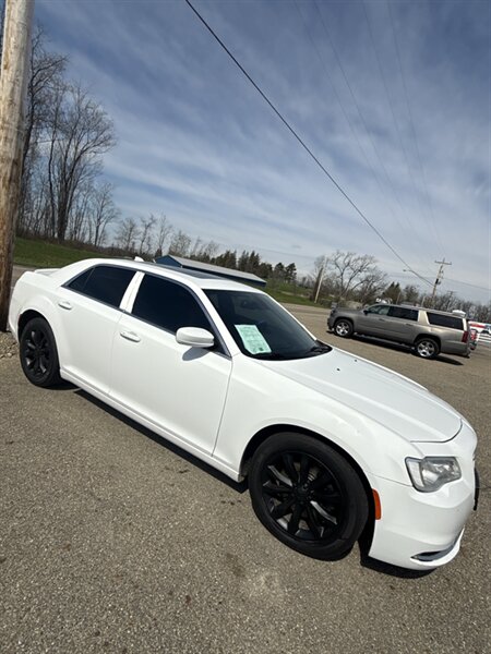 2016 Chrysler 300 Series Limited Anniversary   - Photo 1 - Wintersville, OH 43953