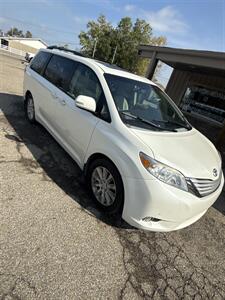 2014 Toyota Sienna Limited 7-Passenger   - Photo 4 - Wintersville, OH 43953