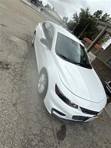 2017 Chevrolet Malibu Hybrid   - Photo 4 - Wintersville, OH 43953