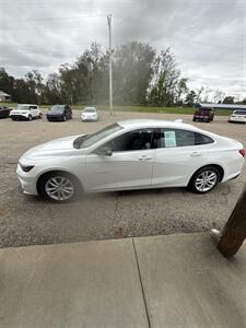 2017 Chevrolet Malibu Hybrid   - Photo 1 - Wintersville, OH 43953