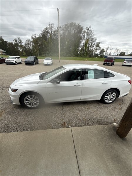 2017 Chevrolet Malibu Hybrid   - Photo 1 - Wintersville, OH 43953