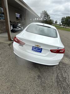 2017 Chevrolet Malibu Hybrid   - Photo 7 - Wintersville, OH 43953