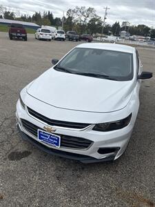 2017 Chevrolet Malibu Hybrid   - Photo 3 - Wintersville, OH 43953